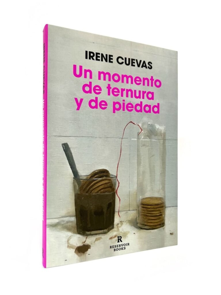 Un momento de ternura y de piedad by IRENE CUEVAS — book cover