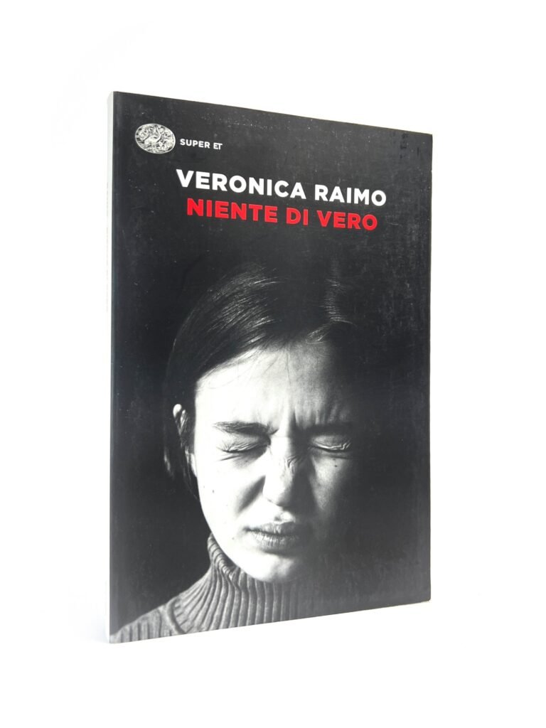 niente di vero by Raimo, Veronica — book cover